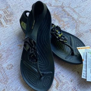 NWT Crocs flip flops Black Size 9